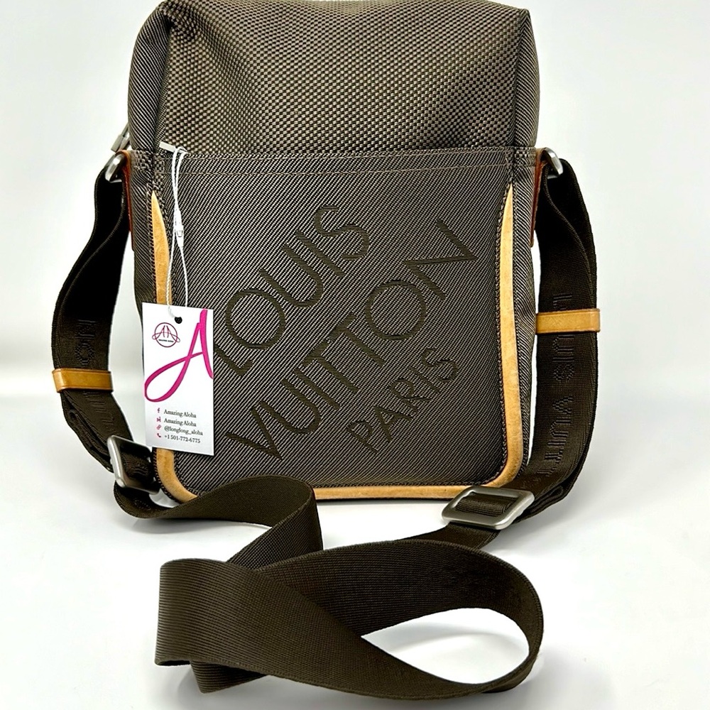 💯 Louis Vuitton Men’s Messenger/Body Bag